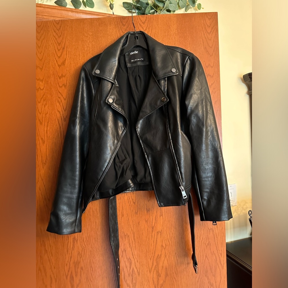 Elodie jacket size medium! In like new condition